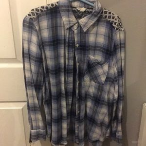 Long sleeve blue black and white flannel